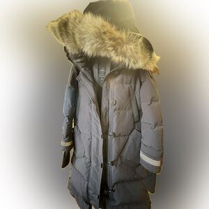 Women’s Canada Goose Aldridge parka size M - brand new never worn